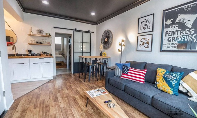 Downtown Apartment | Downtown Dwelling 1616