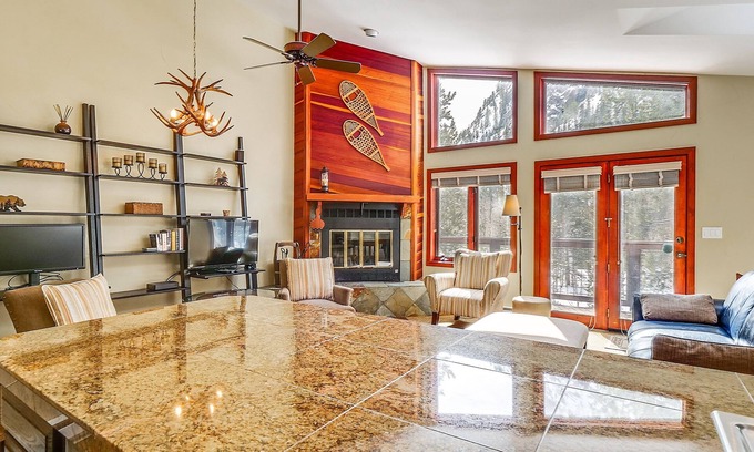 Frisco House | Downtown Frisco Townhome ~ 1 Mi to Lake Dillon!