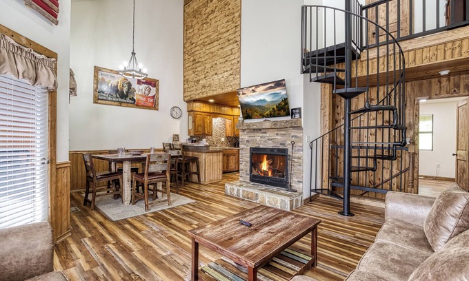 Gatlinburg Condo | Downtown Gatlinburg ~ 5 Star Prime Location ~ Walk Everywhere ~Locally Operated~