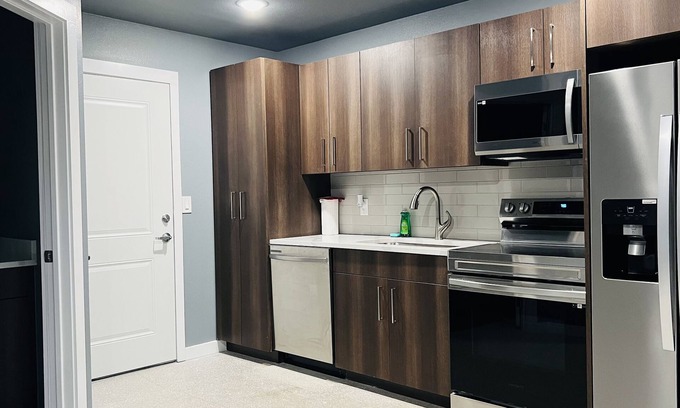 Temple Apartment | Downtown Historic 1 Bed 1 Bath Apartment Unit 202