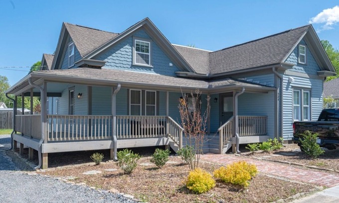 Brevard House | Downtown house in Brevard - Lumberyard Arts District