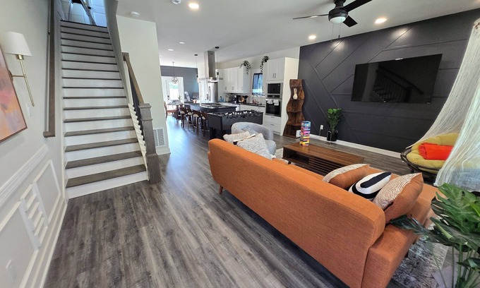 Indianapolis House | Downtown Indy-Garage, Grill. Mins to Lucas Stadium