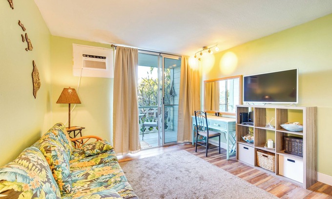 Historic Kailua Village Condo | Downtown Kailua-Kona Escape: Steps to Ocean!