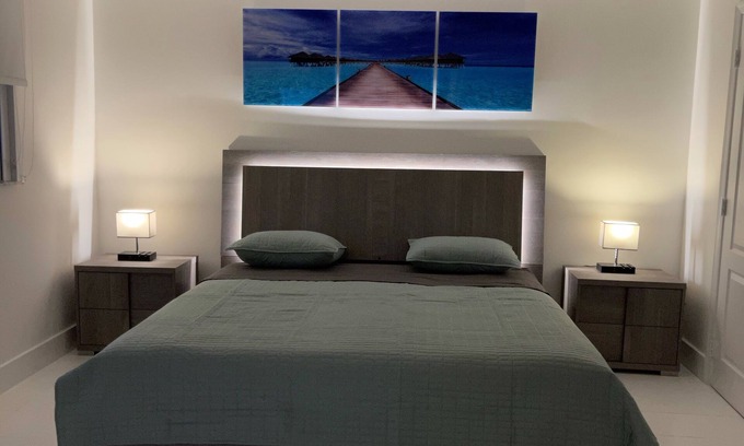 Brickell Apartment | Downtown Miami Brickell Bay & Pool View 4 Bedrooms