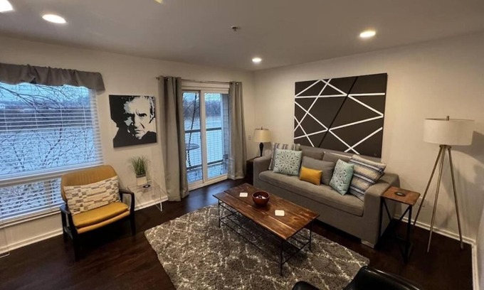 North Capitol Condo | Downtown Nashville Music City Riverfront Escape FREE PARKING