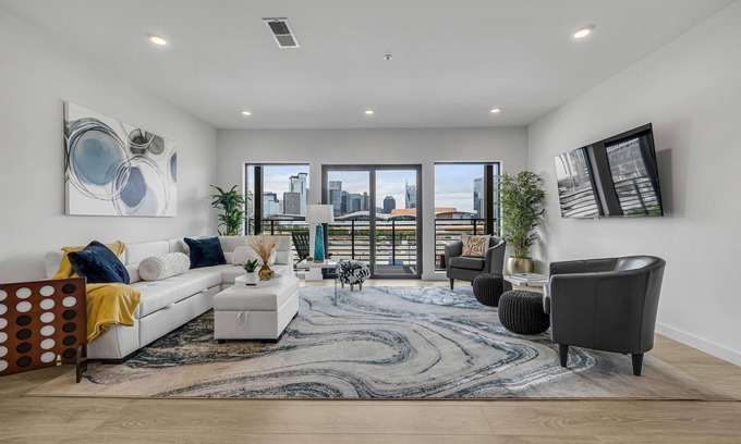 Downtown Nashville Condo | Downtown Nashville’s Entire Condo