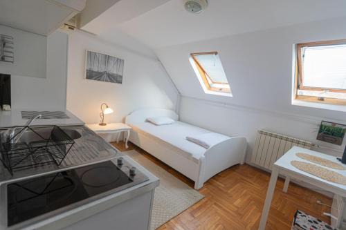 Dorcol Apartment | Downtown nest
