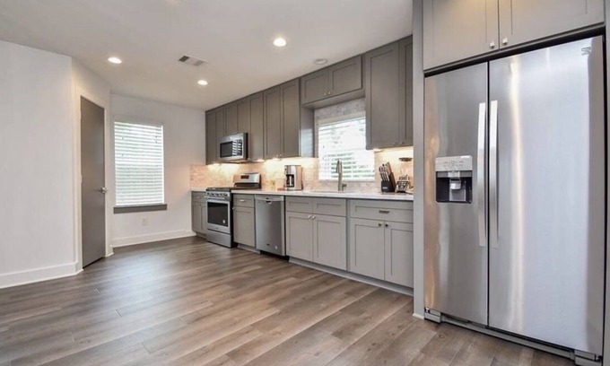 Northside House | ⟡ Downtown ⟡ Reliable WiFi ⟡ Spacious * Quiet ⟡ Get Away⟡