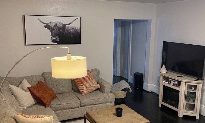 Oshkosh Apartment | Downtown spacious 3 bedroom