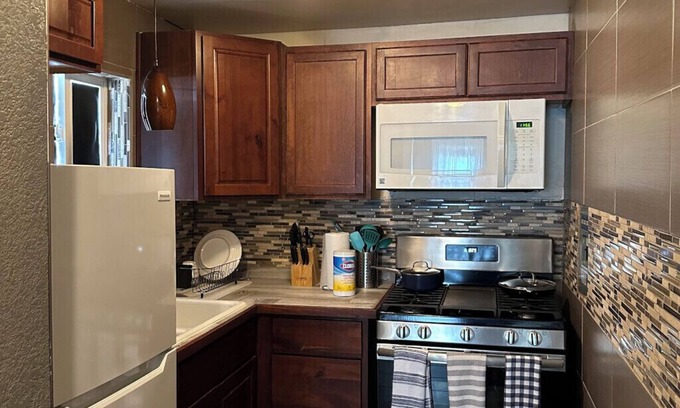 North Park Apartment | Downtown studio with easy street access