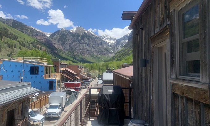 Telluride Condo | Downtown Telluride - 1 minute walk to EVERYTHING - Free parking