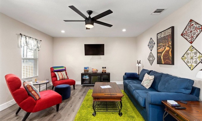 Tobin Hill House | Downtown/Tobin Hill - Walk to The Pearl, St. Mary's St, Riverwalk, Zoo and more