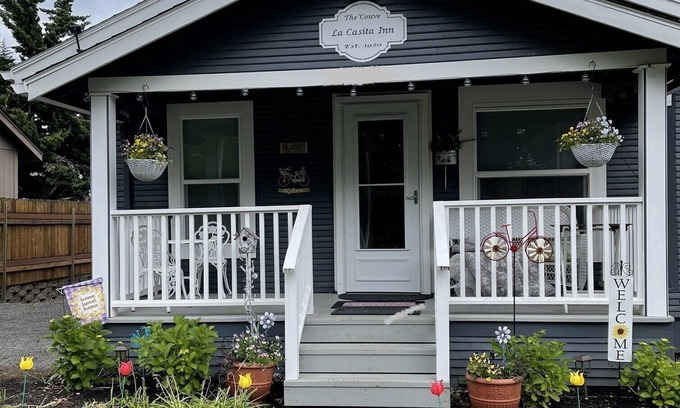Downtown Vancouver House | Downtown Vancouver WA, Cozy and Charming Bungalow right off Main st, USA