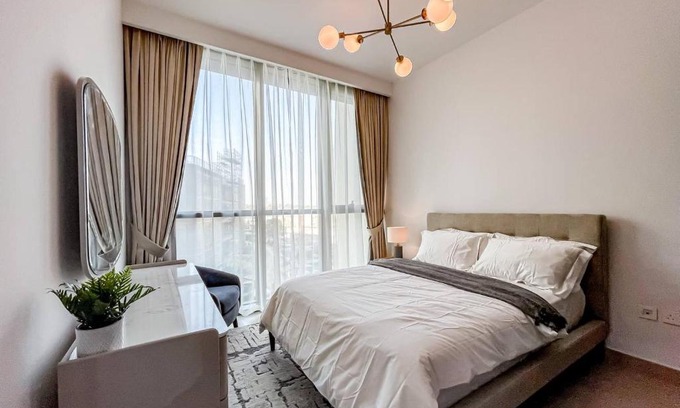 Bur Dubai Apartment | Downtown Views