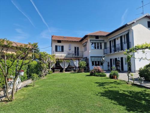 Angera Apartment | Dragonfly Appartamento Blu