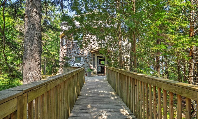 Prospect Harbor Cottage | 'Dragonwood Castle' on Waterfront w/Stunning View