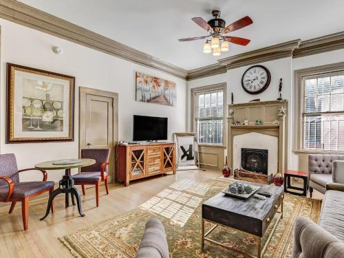 Thomas Square Apartment | Drayton Place 1B