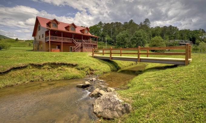 Blue Ridge Cabin | Dream Big! Riverfront Cabin, Game Room, Hot Tub, Fireplace and lots more for All