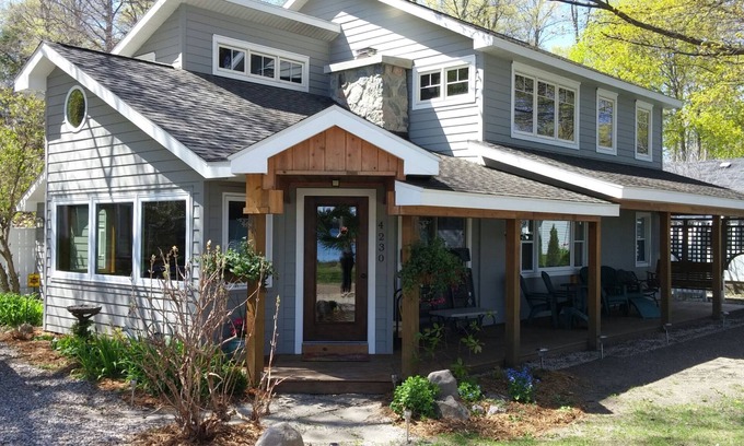 Interlochen Cottage | Dream Catcher Cottage~This is the One You've Been Looking For!