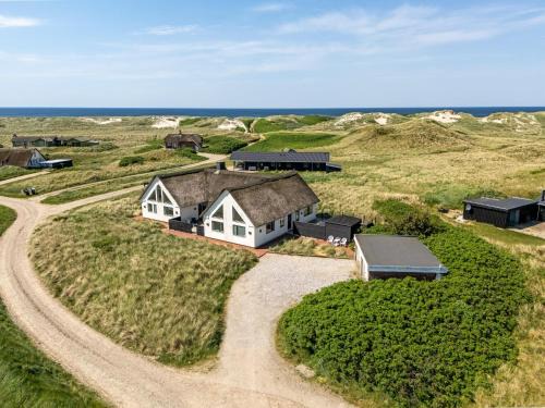 Kryle House | Dream House With Pool, Whirlpool And Activity Room