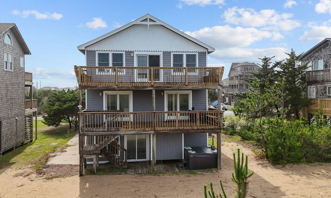 Waves House | Dream Oceanfront Getaway with Private Hot Tub, Full Kitchen, and WIFI | 5BR