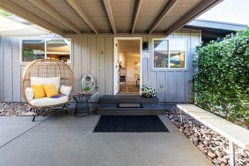 Uptown Sedona Apartment | DreamCatcher South Walk to Shop Dine Hike