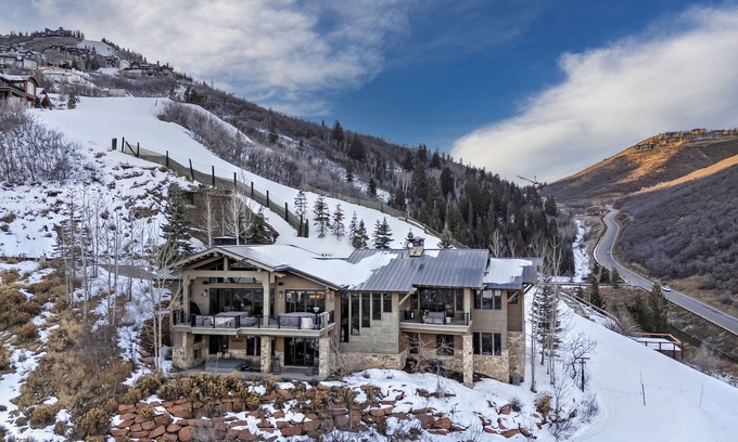 Deer Valley House | Dreamscape 365 I Ski-In/Out Deer Valley I Private Hot Tub I Theater Room | Custom Game Room!