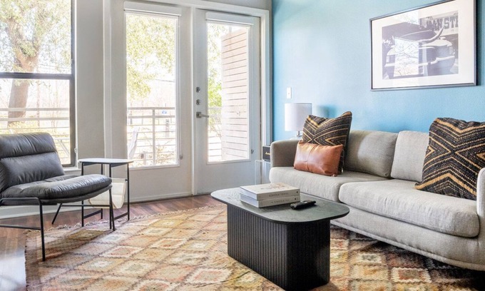 Barton Heights Apartment | Dreamy Barton Springs 1BR w/ Gym, Pool & W/D, nr Zilker, by Blueground
