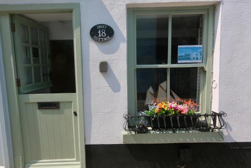 Brixham House | Drift Cottage - Fisherman's Cottage Brixham harbour