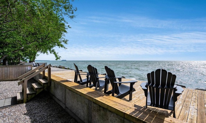 Leamington House | Drifter`s Landing on Lake Erie