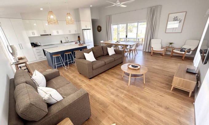 North Beach Apartment | Driftwood Beach House - North Beach Wallaroo