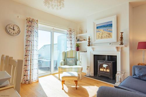 Sandgate House | Driftwood Cottage by Bloom Stays