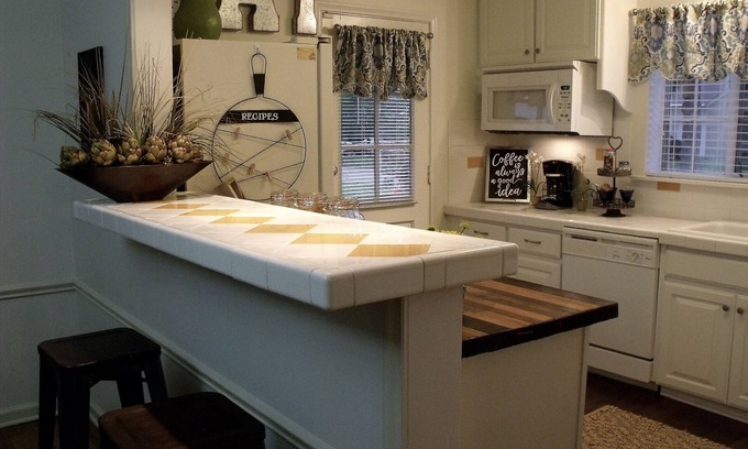 Tulsa House | Driller's Dwelling, 1 blk from Expo Center & Fairgrounds, midtown, REMODELED