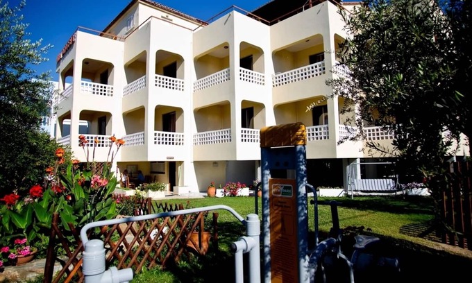 Mavrovouni Apartment | Drossia # 7 - One Bedroom Apartment, Sleeps 4