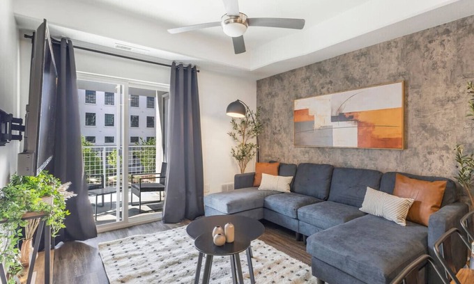 Rio Grande Apartment | DT SLC | King Bed | Gym | Parking | Walk Score 90