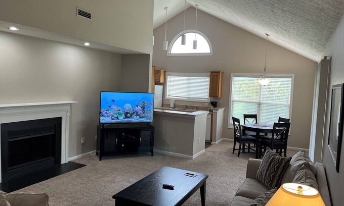 Dublin Apartment | Dublin RETREAT! HUGE layout, wooded, FIRST FLOOR SUITE!