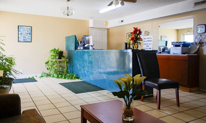 Duncan Hotel | Duncan Inn by OYO, OK - Hwy 81 Near Chisholm Casino