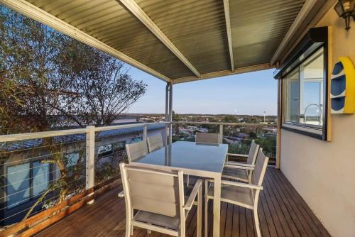 Ocean Grove Apartment | Dune Top Views 400m walk to beach