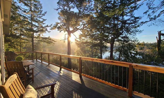 Saunders Lake House | DUNEHAVEN OVERLOOK Direct Dune Access, Lakefront Solitude on the Oregon Coast