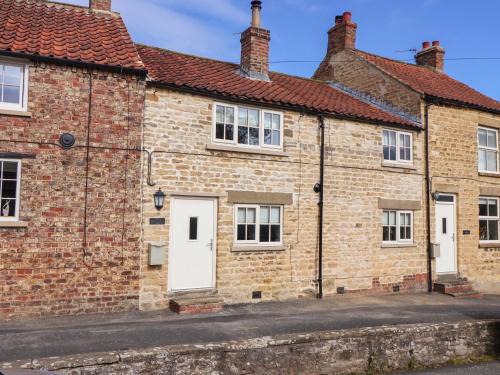 Westow House | Dunning, The Mount