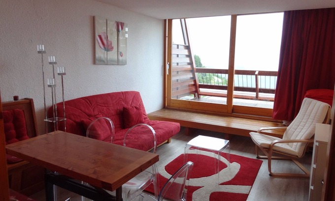 Seez Apartment | Duplex 5 Sleeps, The ARCS 1600, FULL SOUTH VIEW IMPRENABLE