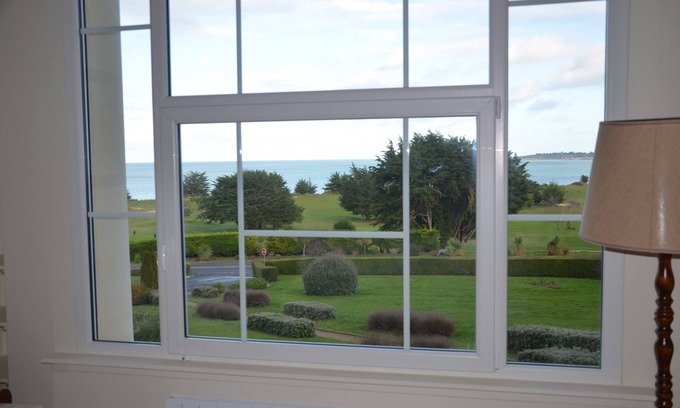 Saint-Cast-le-Guildo Apartment | Duplex apartment close to the beach and golf. Free WIFI.