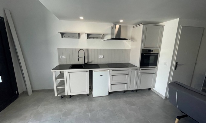 Camaret-sur-Aigues Cabin | DUPLEX APARTMENT WITH POOL