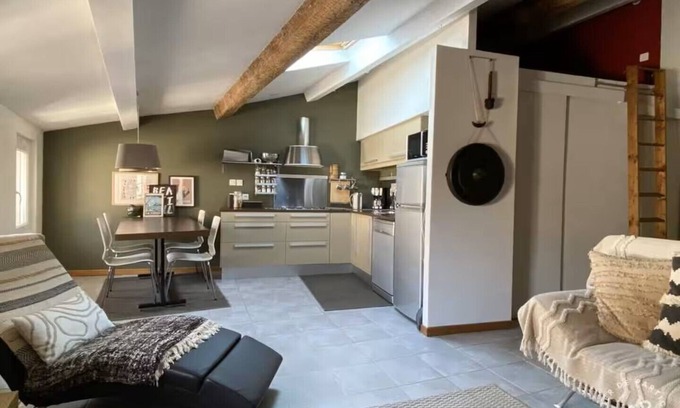 La Ciotat Apartment | Duplex apartment 2 steps from the port