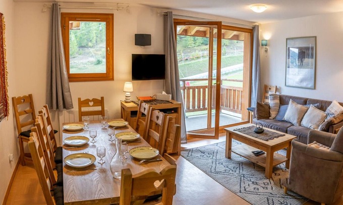 Les Orres Apartment | Duplex at the foot of the slopes and hikes
