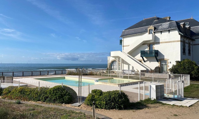 Batz-sur-Mer Apartment | Duplex in Batz-sur-Mer with pool, near beach, 6 people