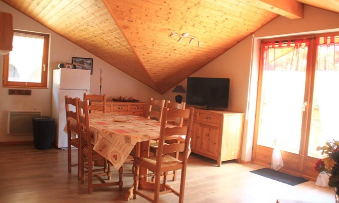 Chatel Apartment | Duplex in Châtel near Portes du Soleil Gondola
