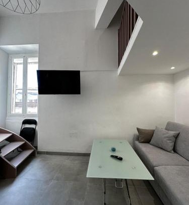 Quartier Administrations Apartment | Duplex proche Arènes