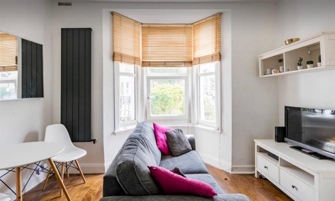 Herne Hill Apartment | Duplex with free parking