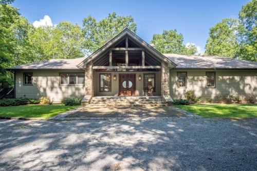 Cedar Mountain House | Dupont Mountain Lodge